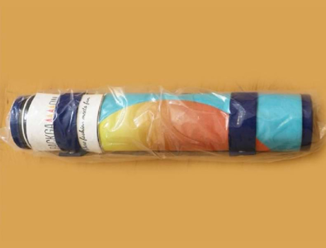 Wrapp With Brochure Under Strap