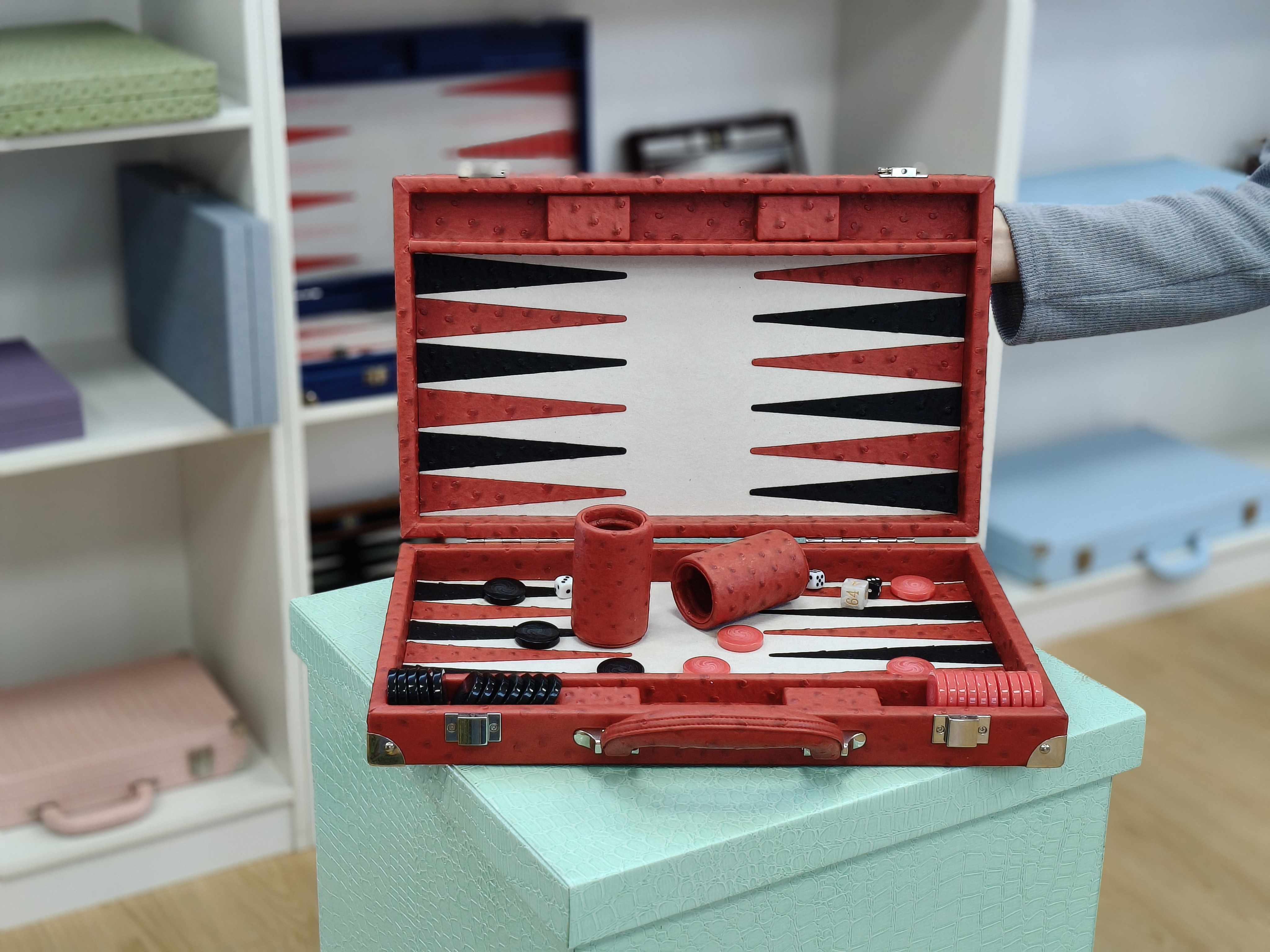 Custom PU Leather Backgammon Set Luxury Board Game Case with Handle Red Black Classic Design