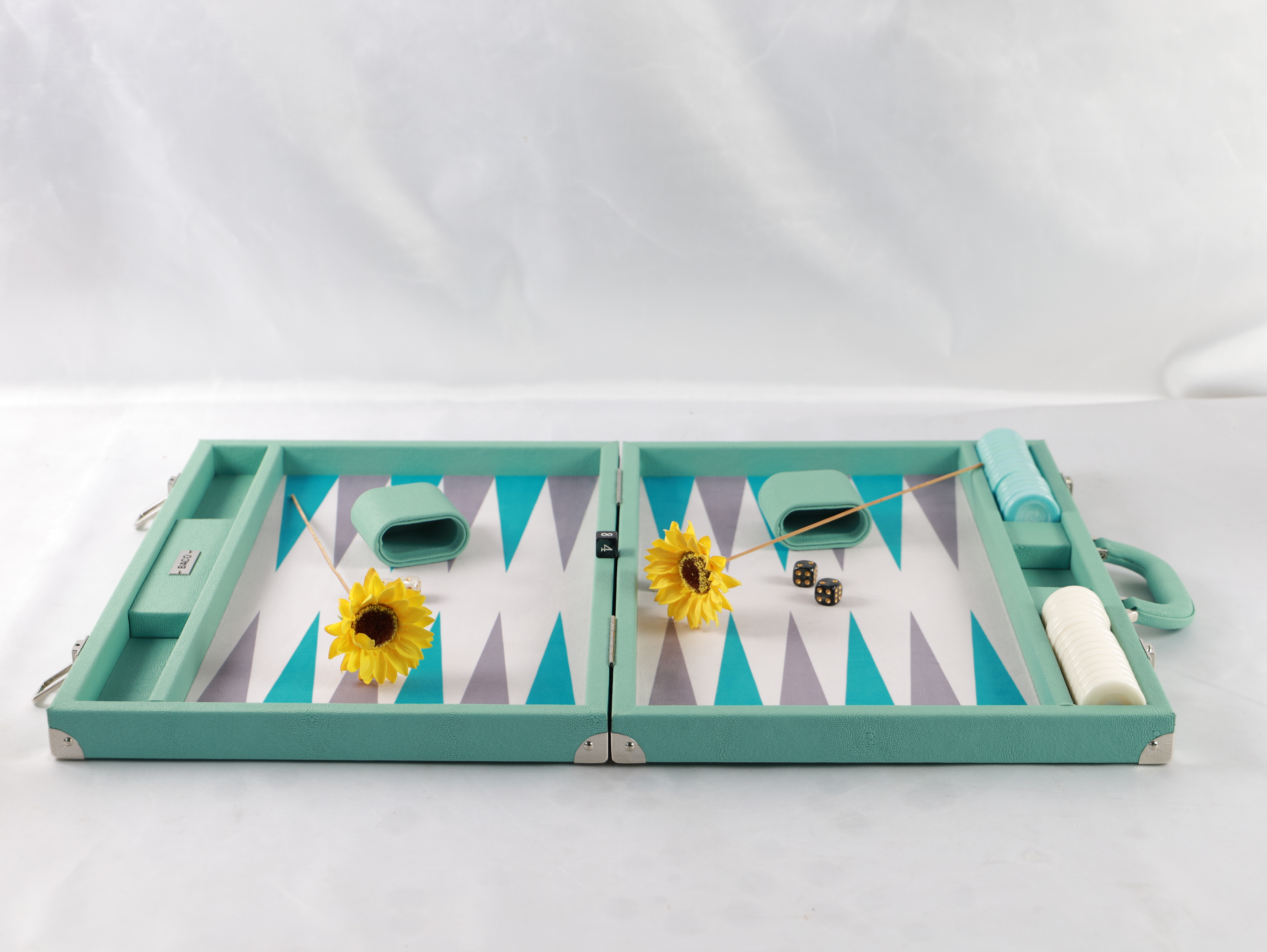 20 INCHES PROFESSIONAL BACKGAMMON SET IN SHARK PATTERN DESIGN PU