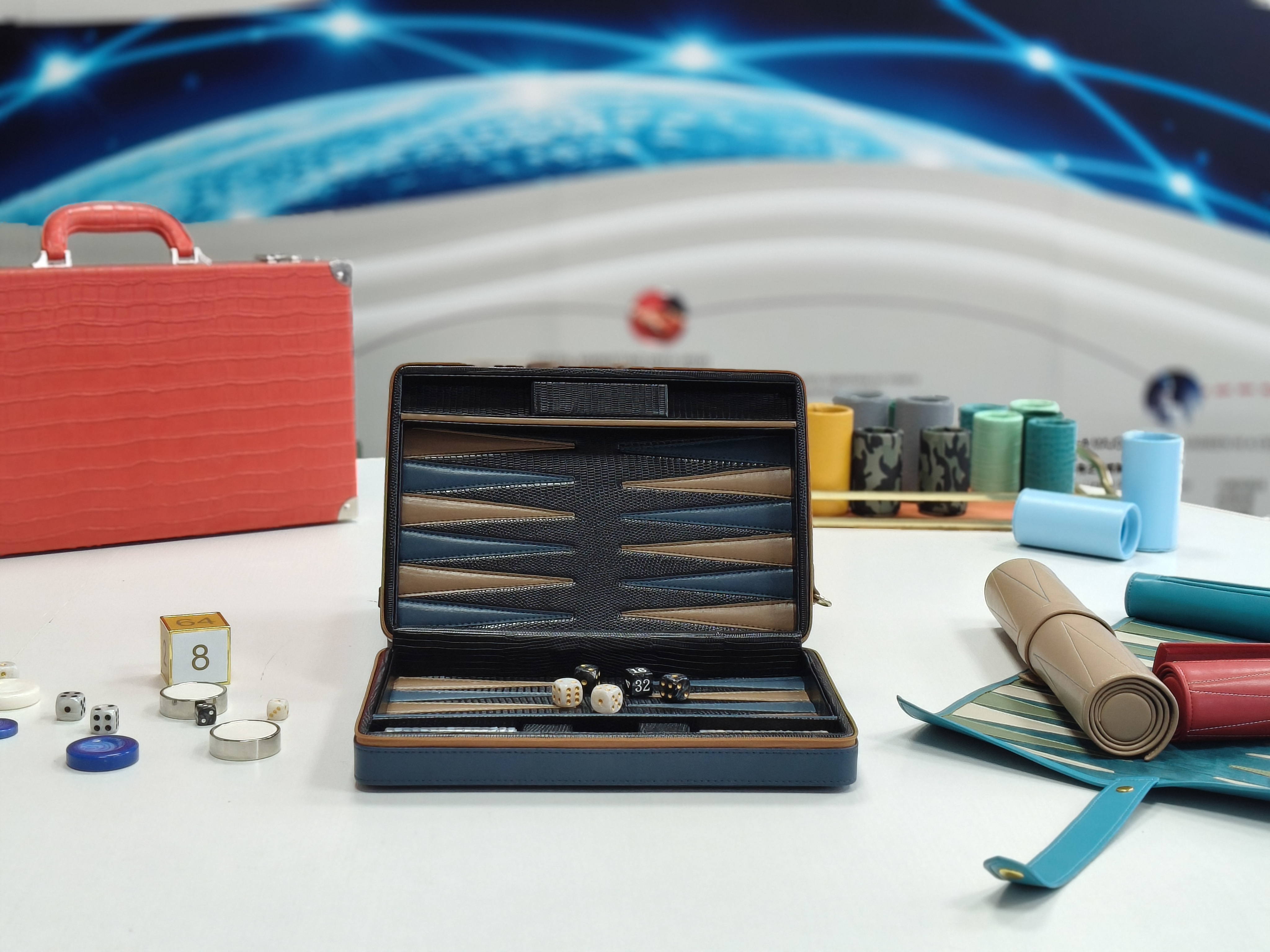Compact leather backgammon set with zipper case portable travel game kit