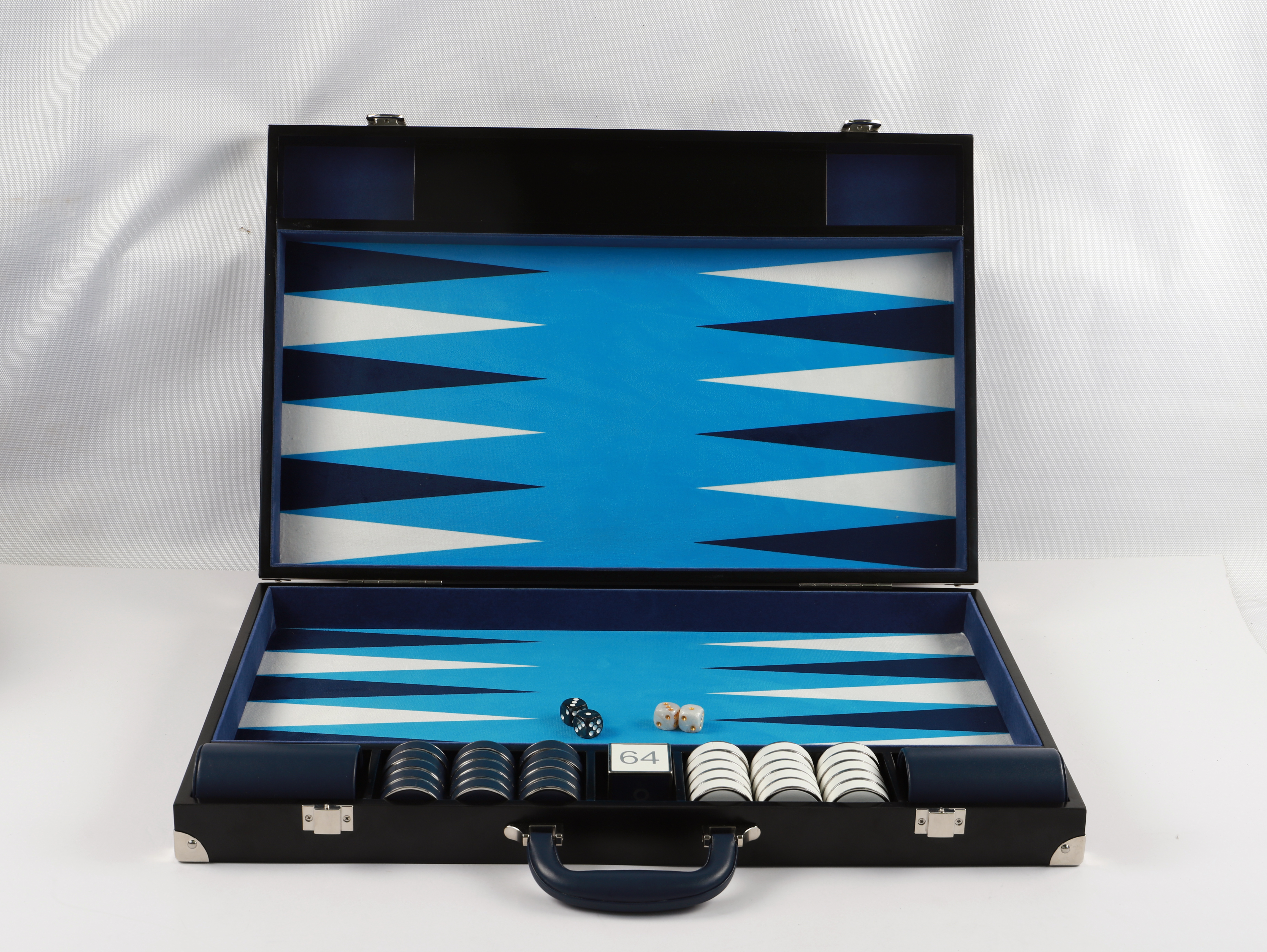 CLASSIC DESIGN BACKGAMMON IN TOURNAMENT SELECTION