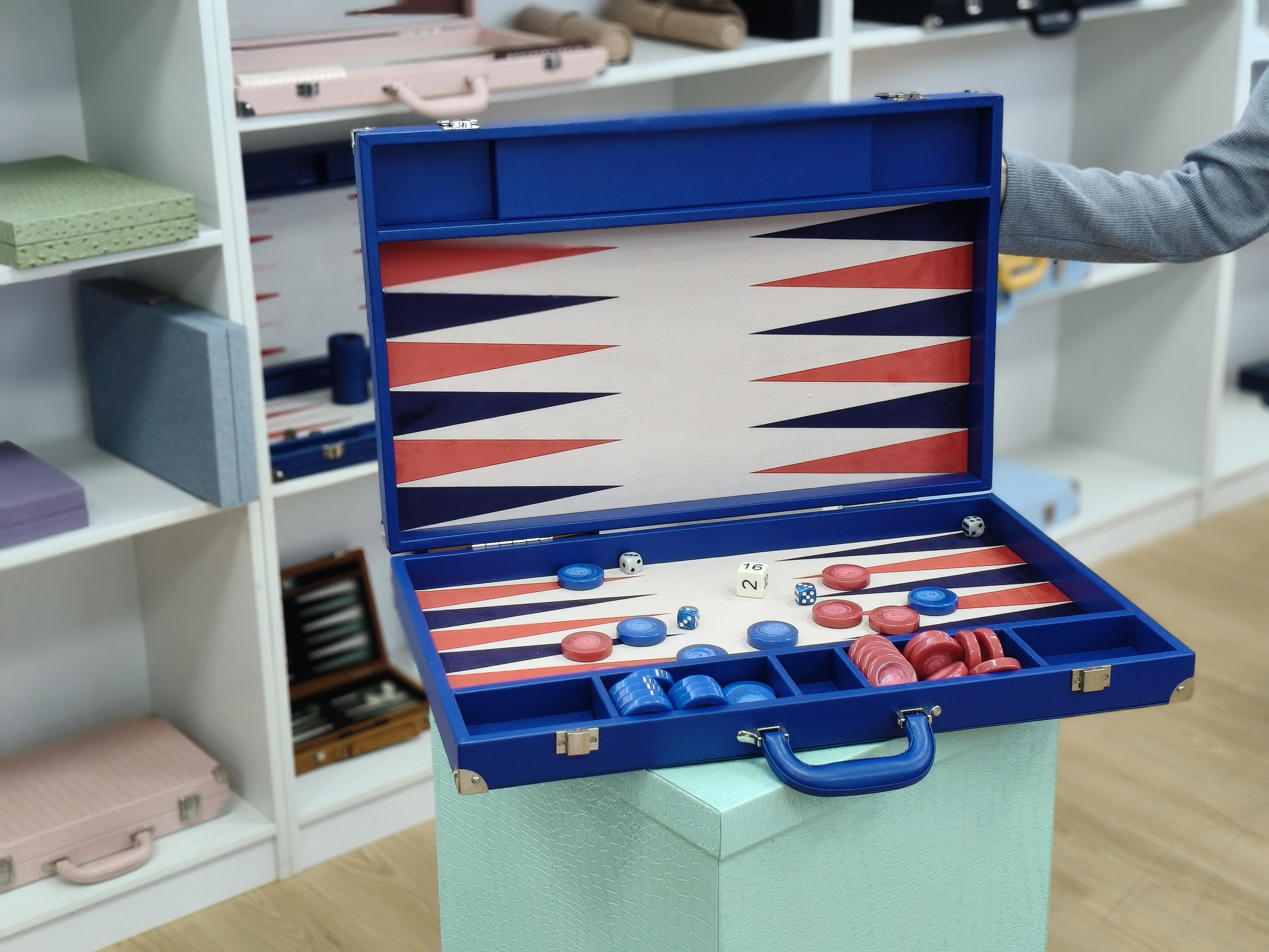 Classic Leather Suitcase Style Backgammon Set with Smooth Playing Surface Professional Wholesale Game Case - 21Inch