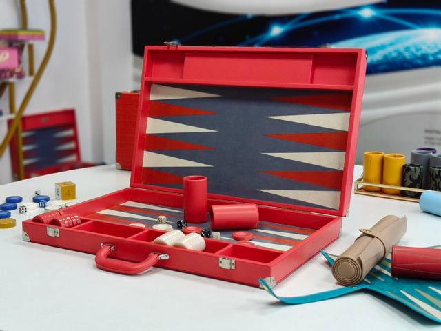 red ostrich texture backgammon set