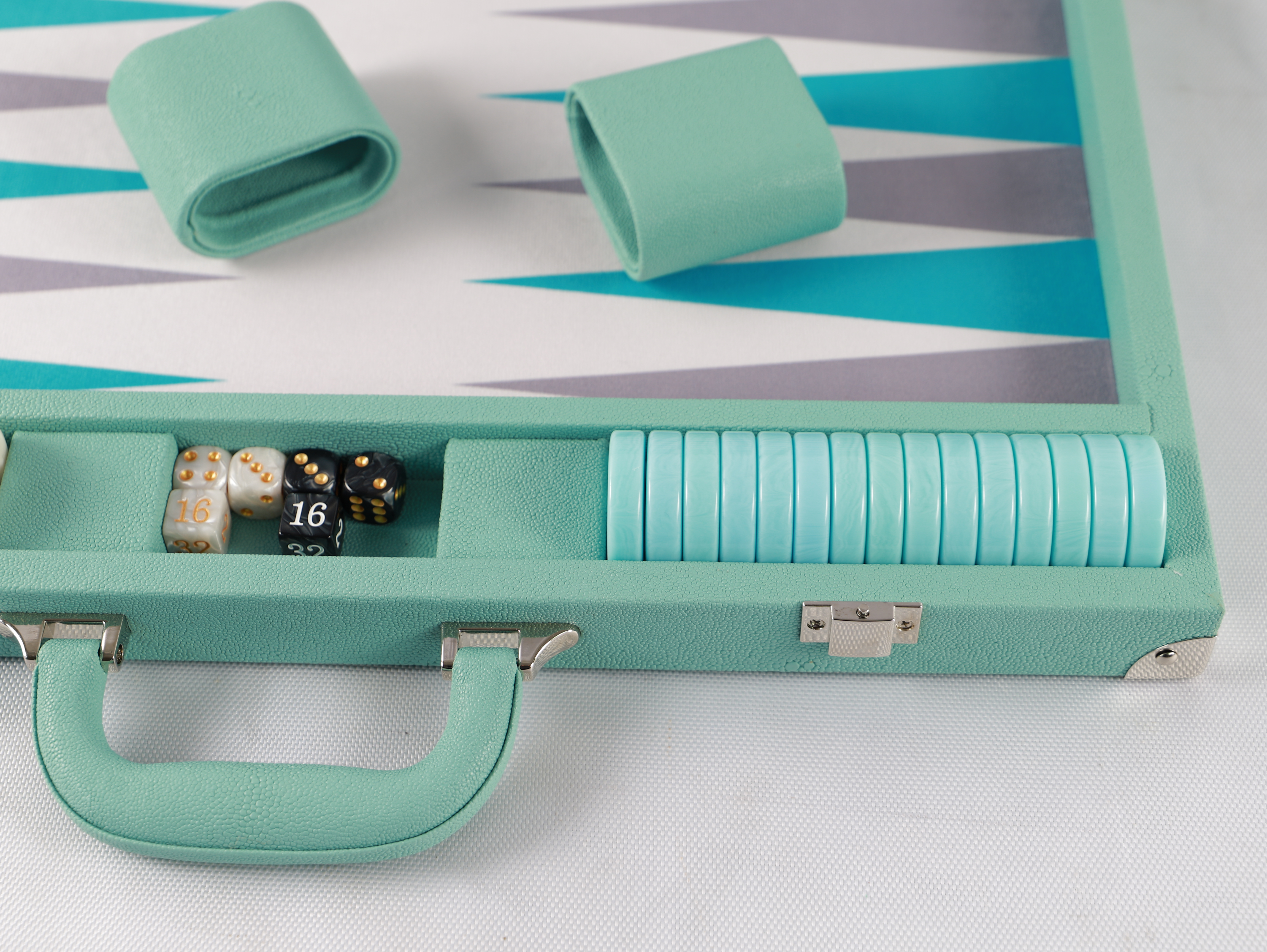 20 INCHES PROFESSIONAL BACKGAMMON SET IN SHARK PATTERN DESIGN PU