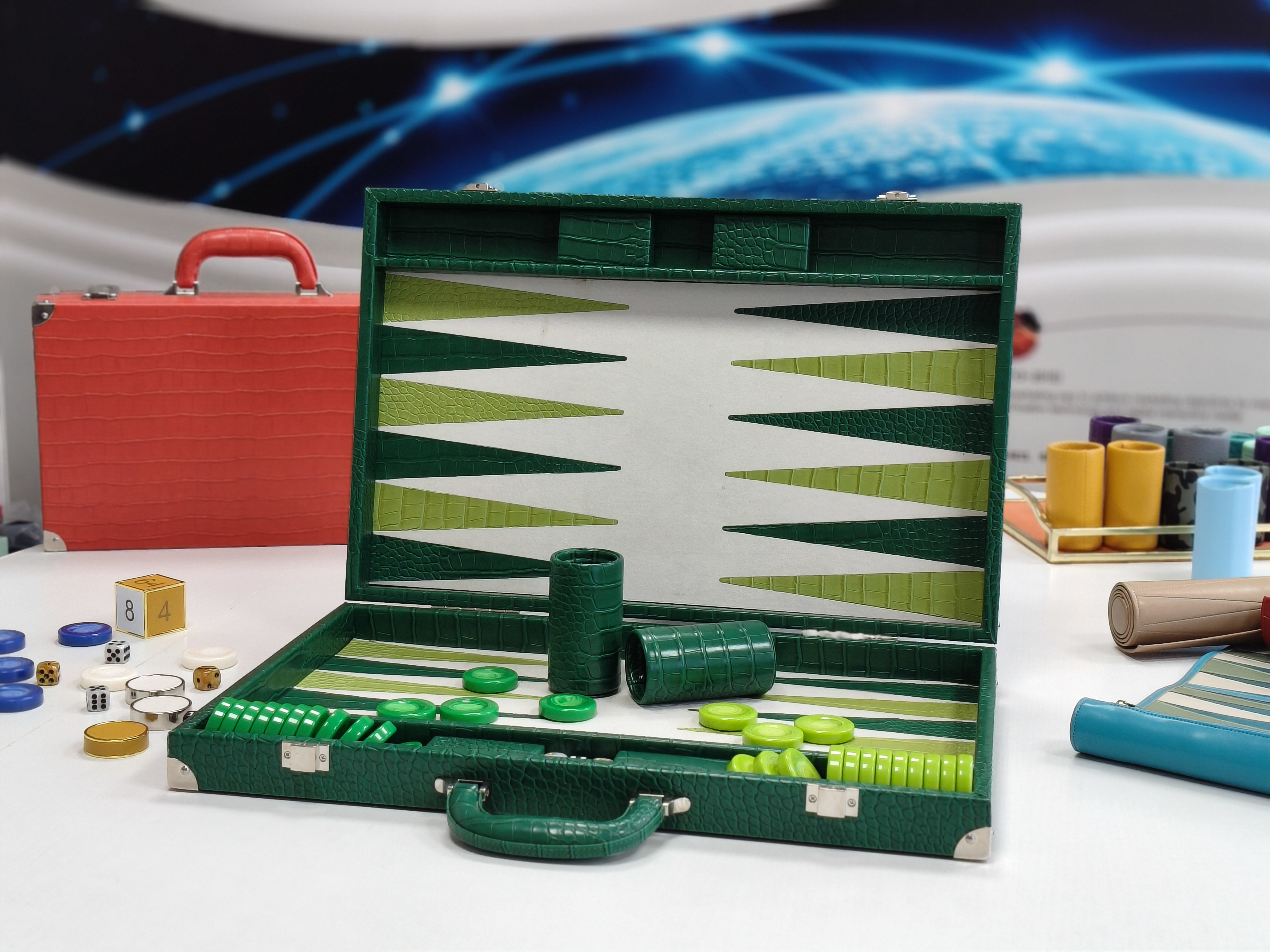 Premium Green PU Leather Backgammon Set – Suitcase Style Travel Board Game with Dice Cups