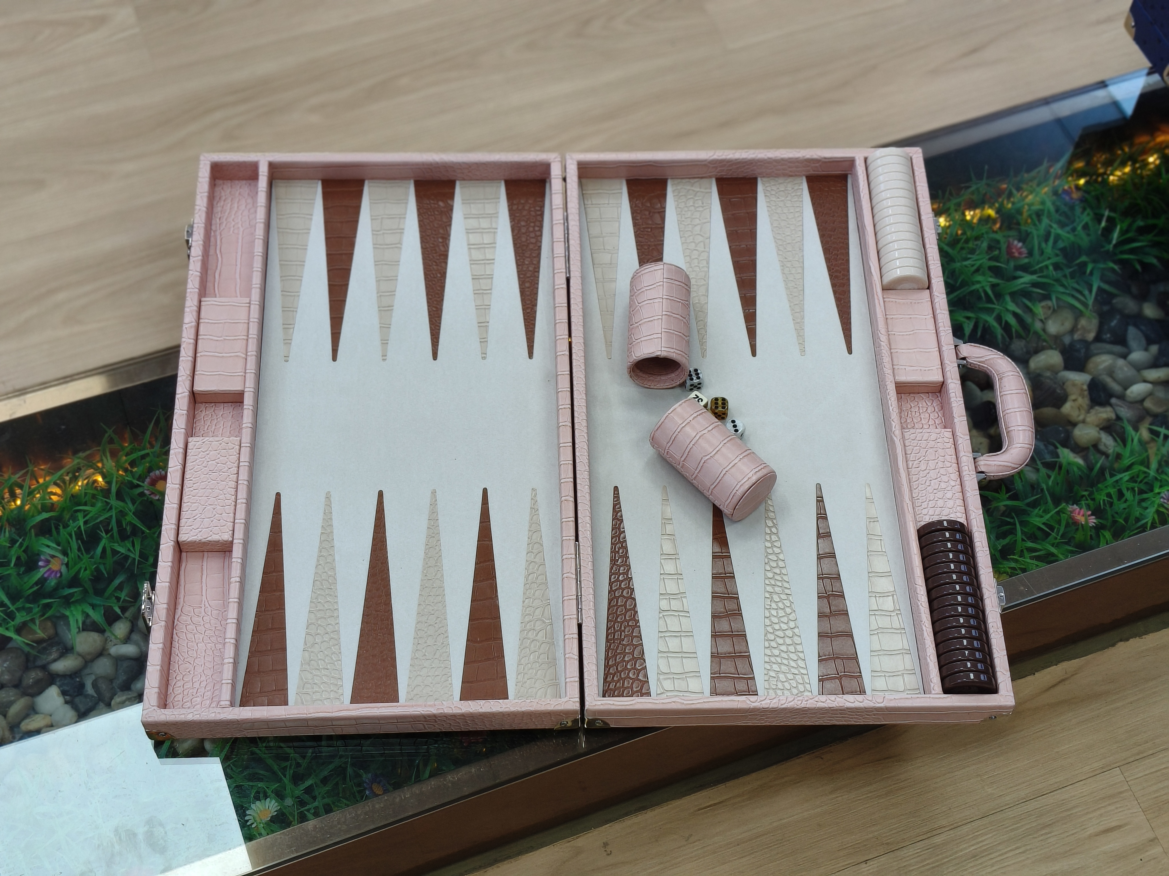 Luxury Customizable Backgammon with Full Accessories and Comfortable Handle Premium Tournament Set Wholesale - 23 Inch