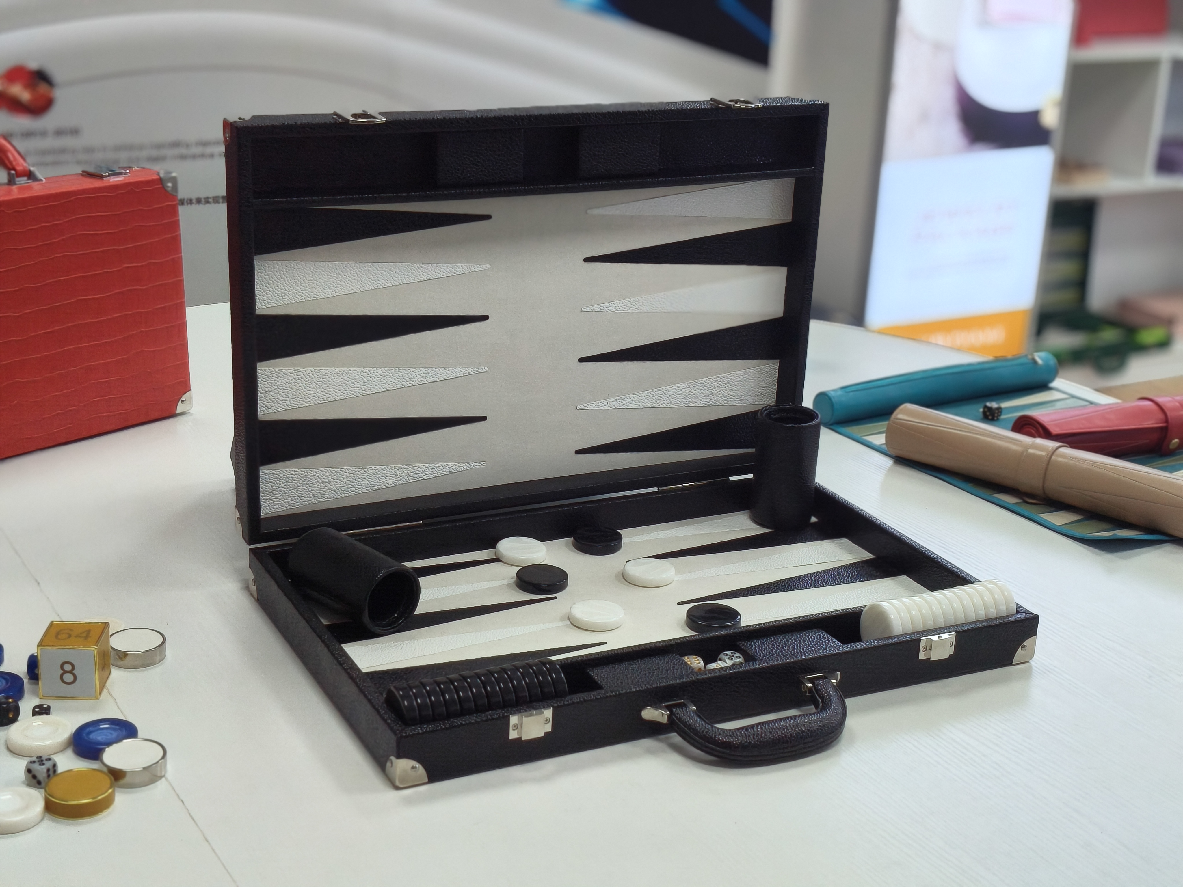 Classic Black White Backgammon Set Folding Board Game Case for Wholesale Supply