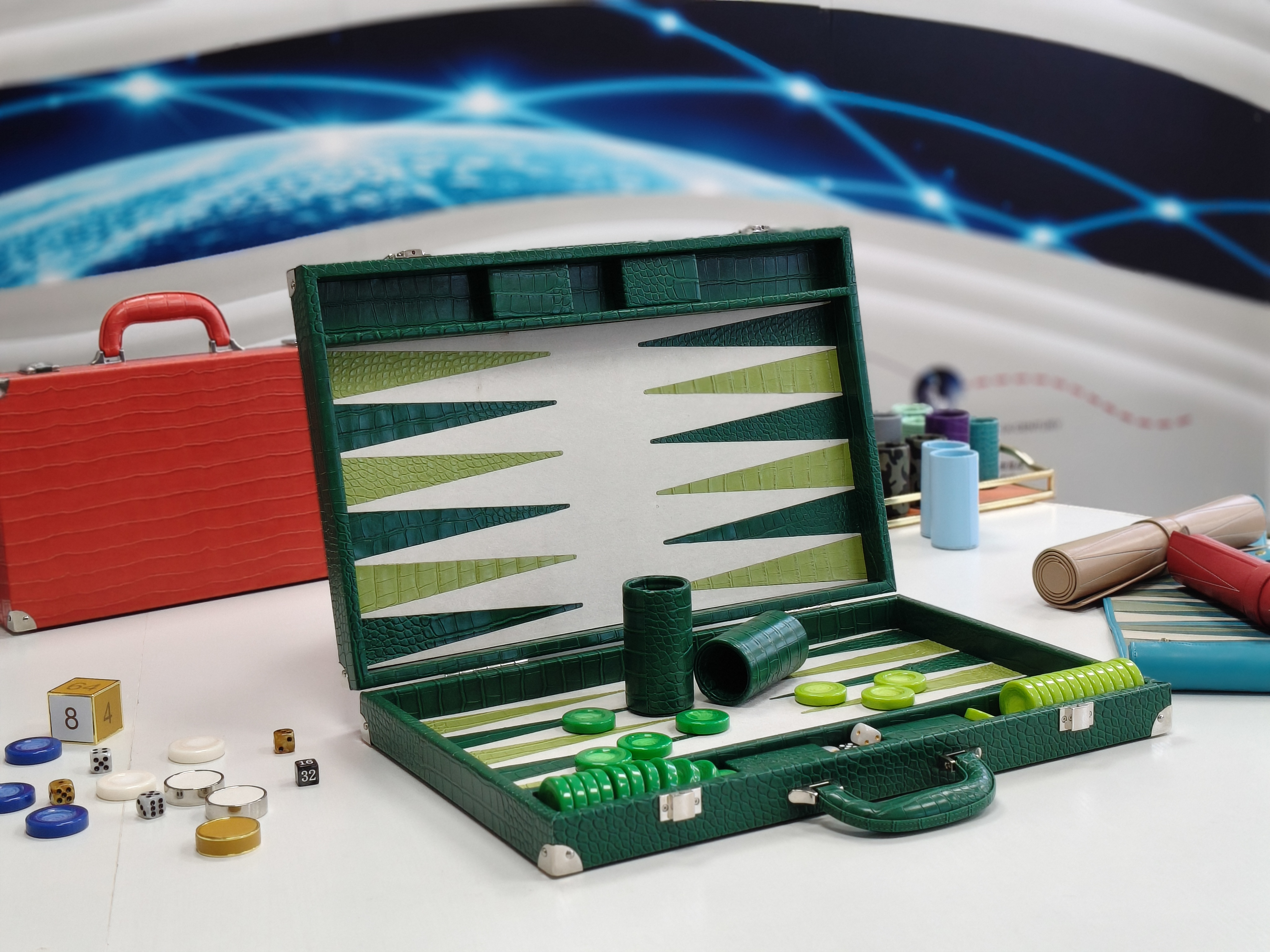 Premium Green PU Leather Backgammon Set – Suitcase Style Travel Board Game with Dice Cups