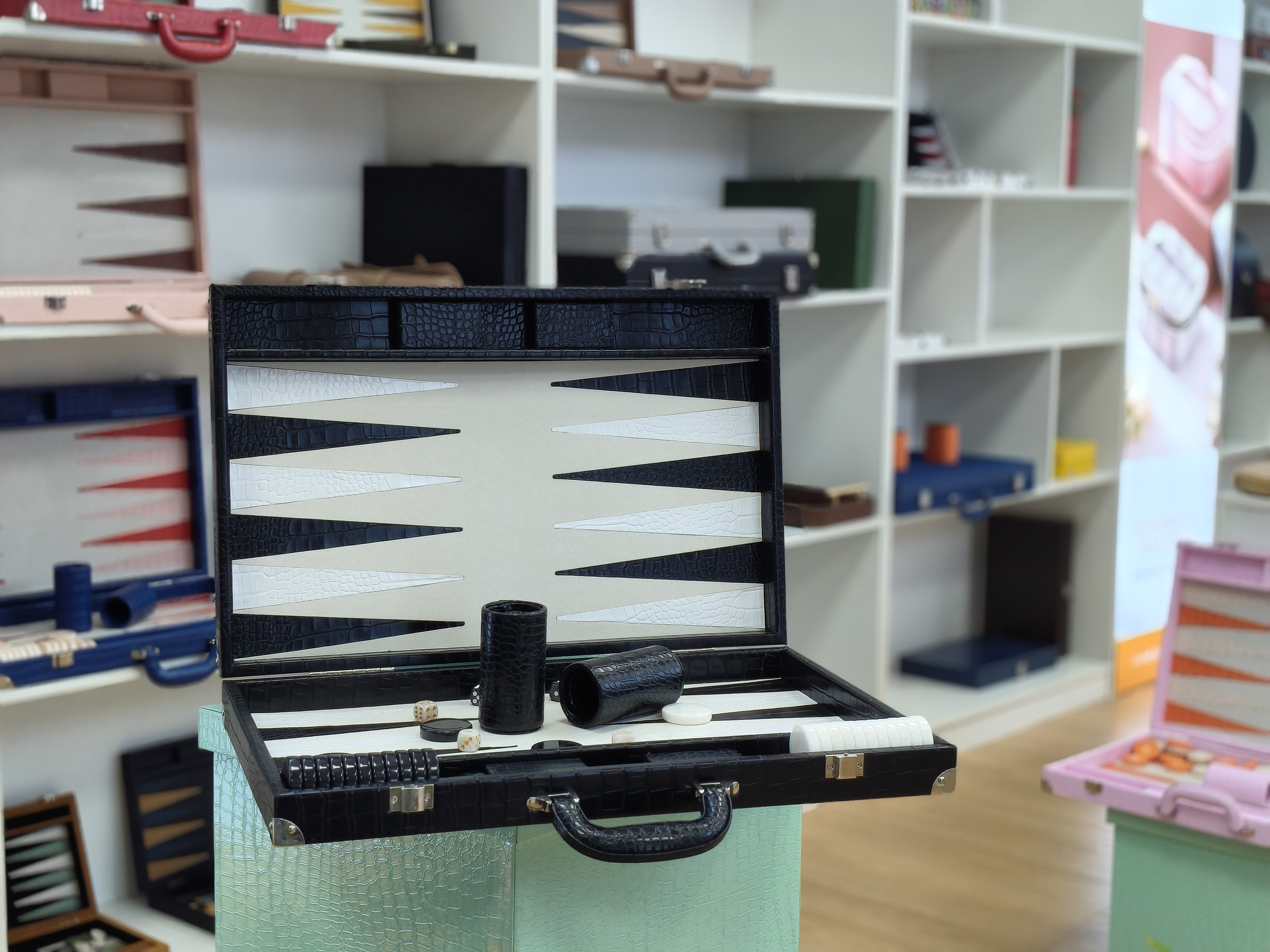 Elegant Black-on-black Design with Premium Crocodile Texture Leather for A Refined And Modern Backgammon Experience