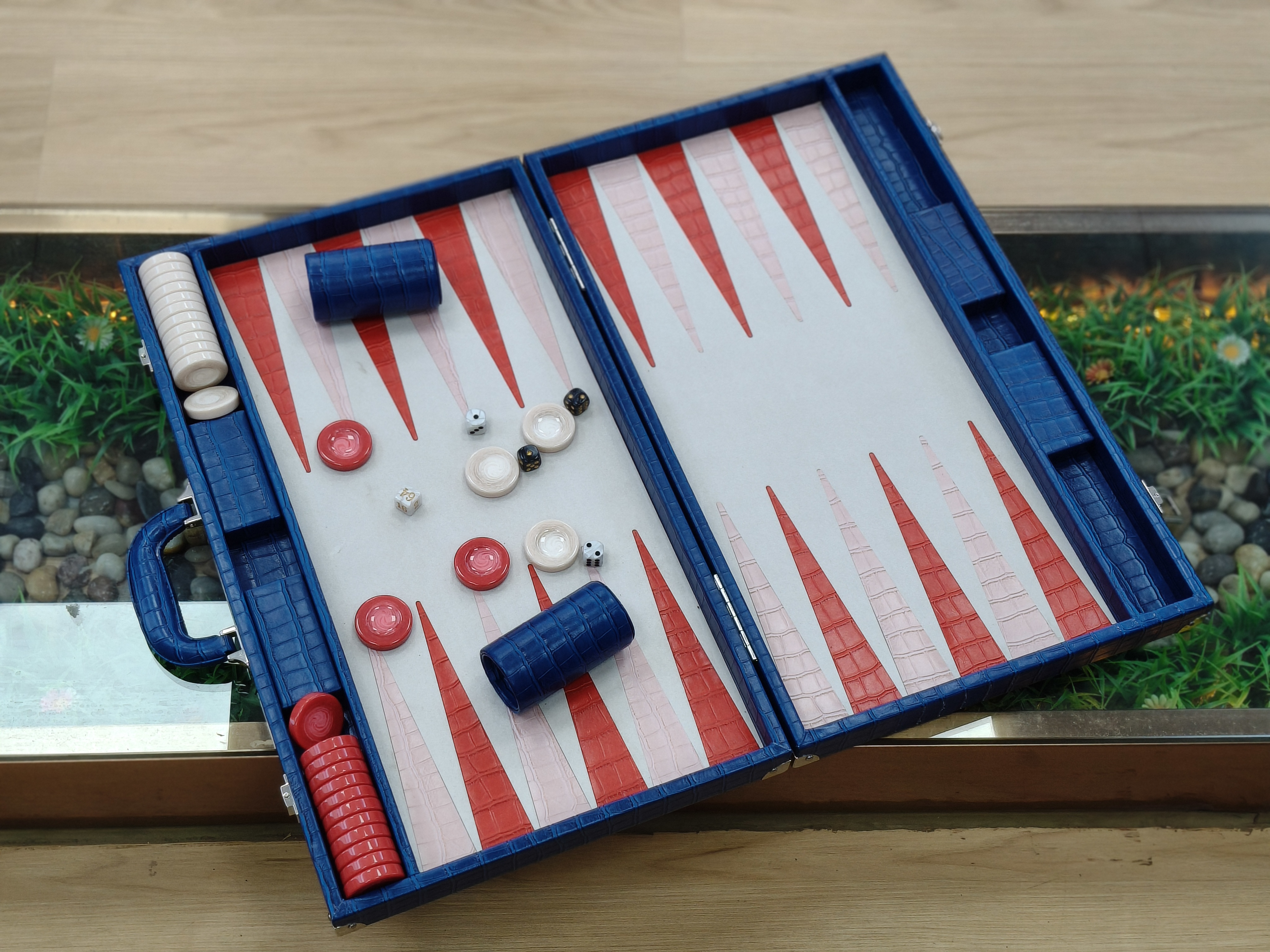 High-end Handcrafted Backgammon Set with Crocodile Texture Leather And Bold Contemporary Color Design