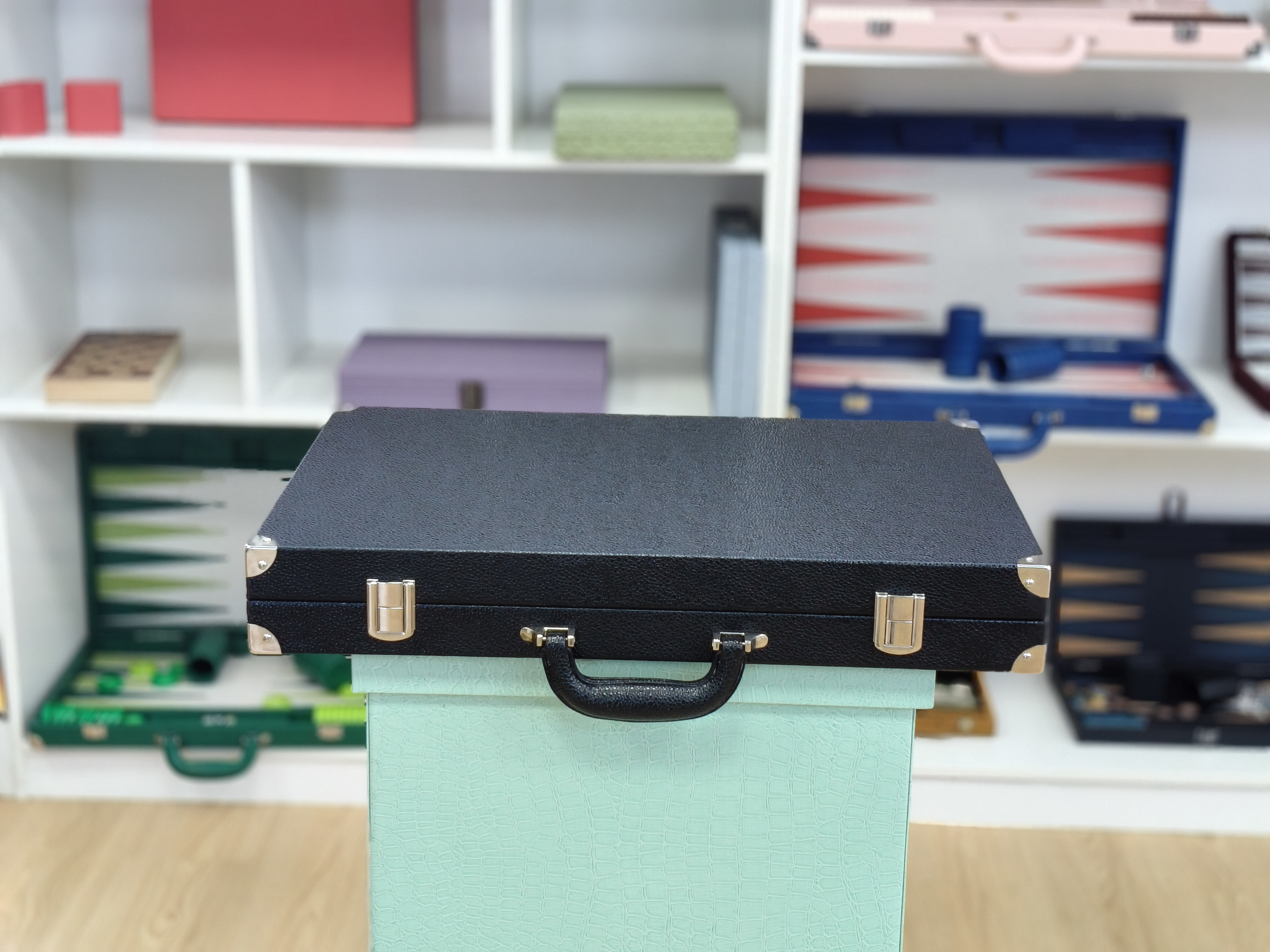 Classic Black White Backgammon Set Folding Board Game Case for Wholesale Supply