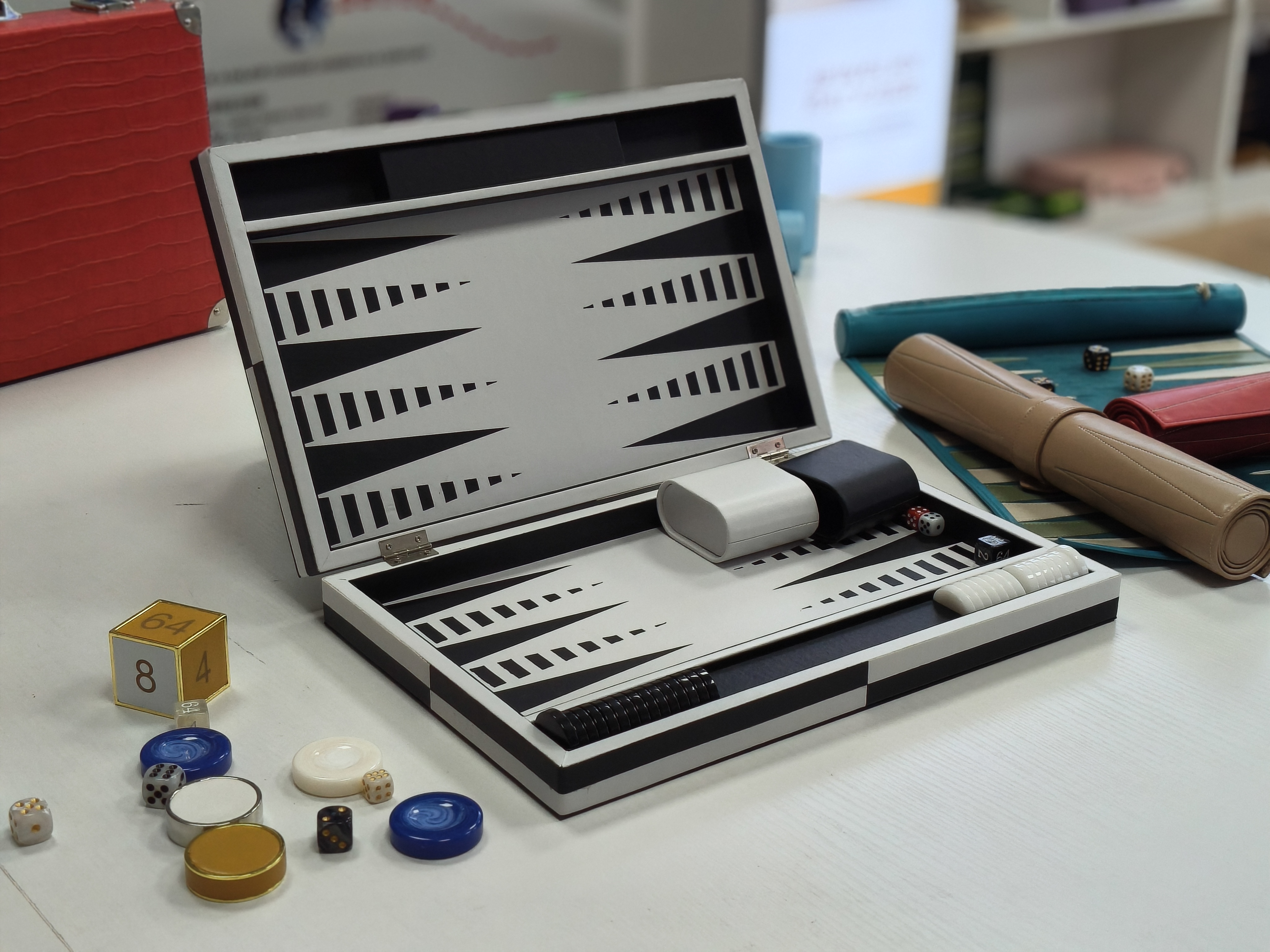 Custom Black White PU Leather Backgammon Set Luxury Minimalist Design with Storage Case
