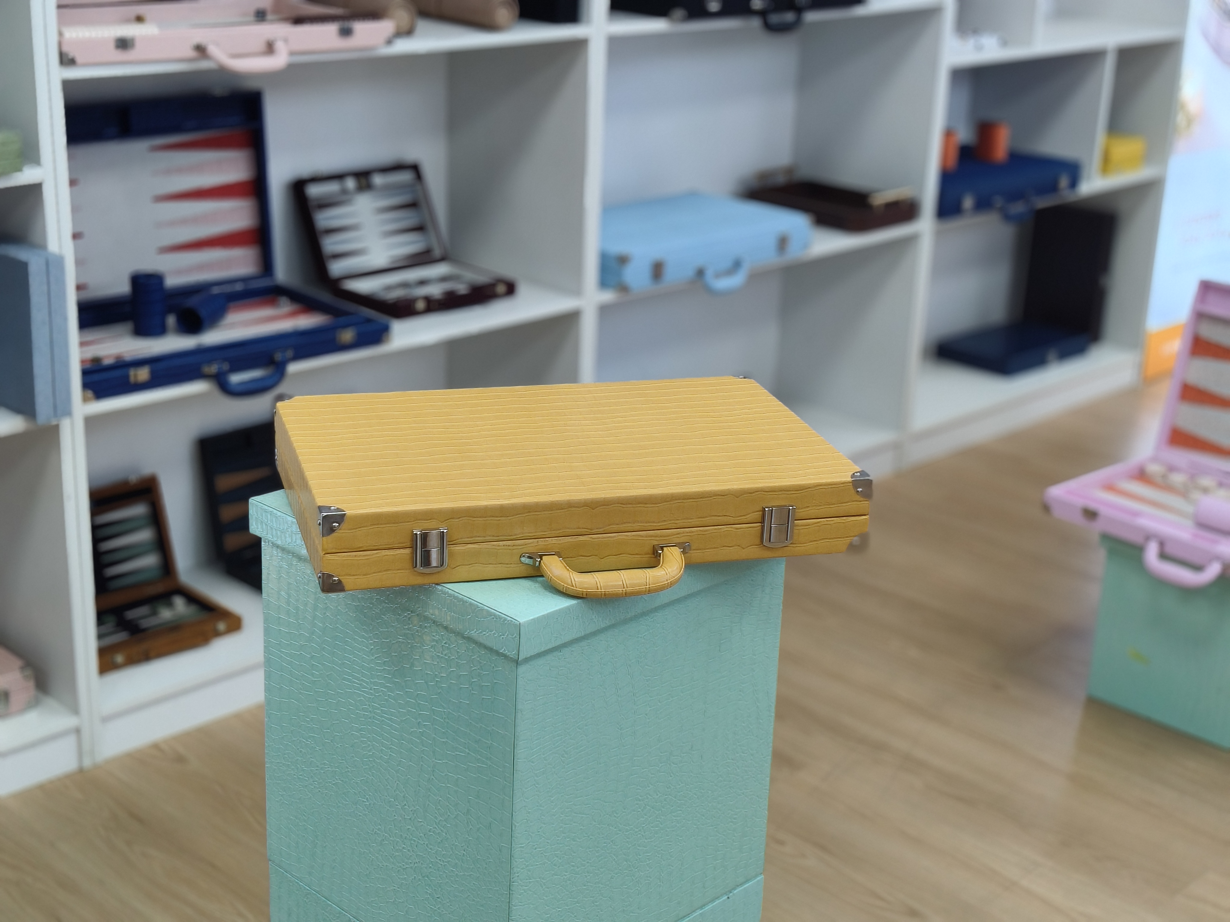 Custom PU Leather Backgammon Set Luxury Board Game Case with Handle Premium Design