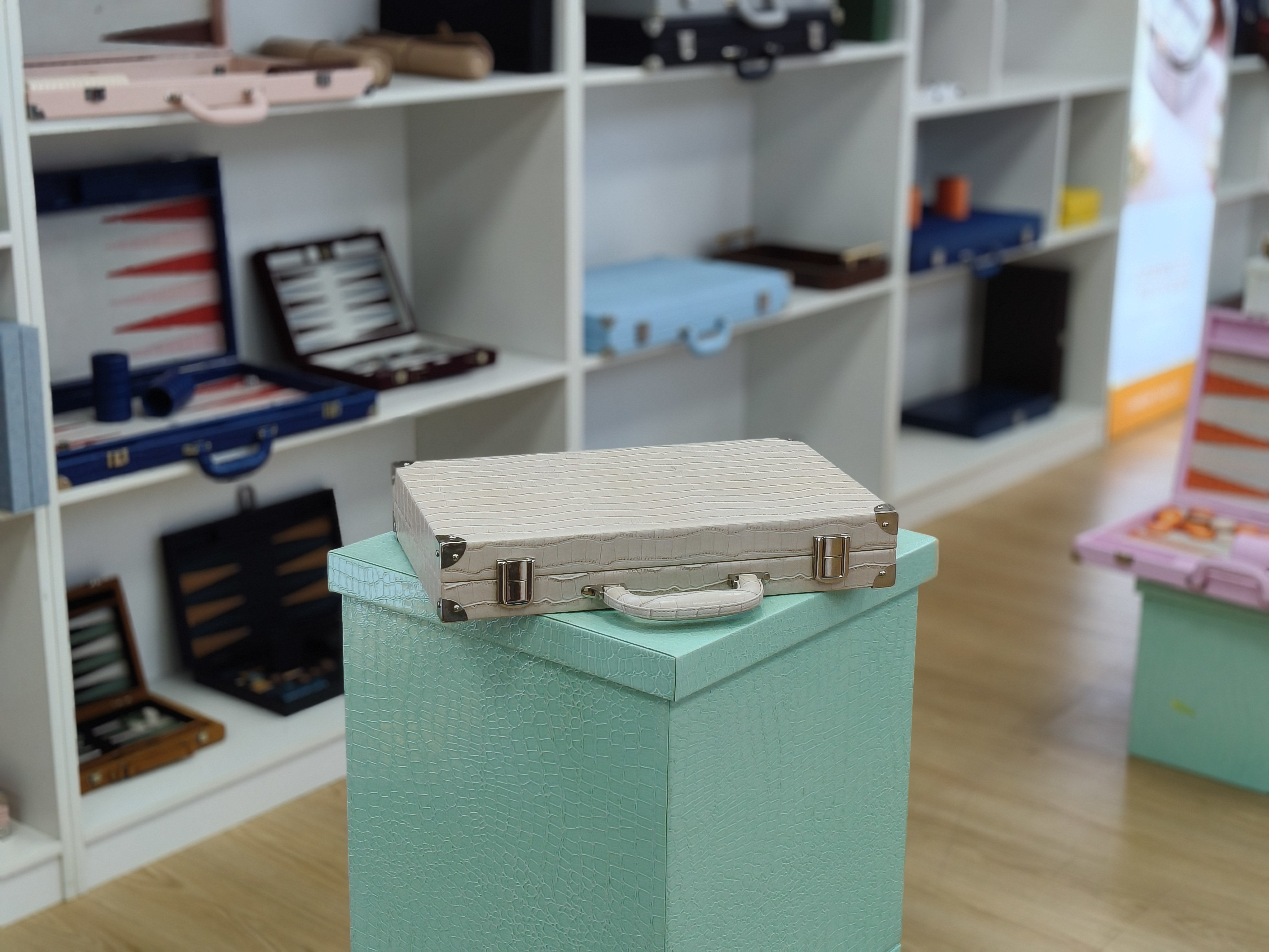 Luxury Crocodile Pattern Backgammon Set Leather Game Case Premium Gift Board Game